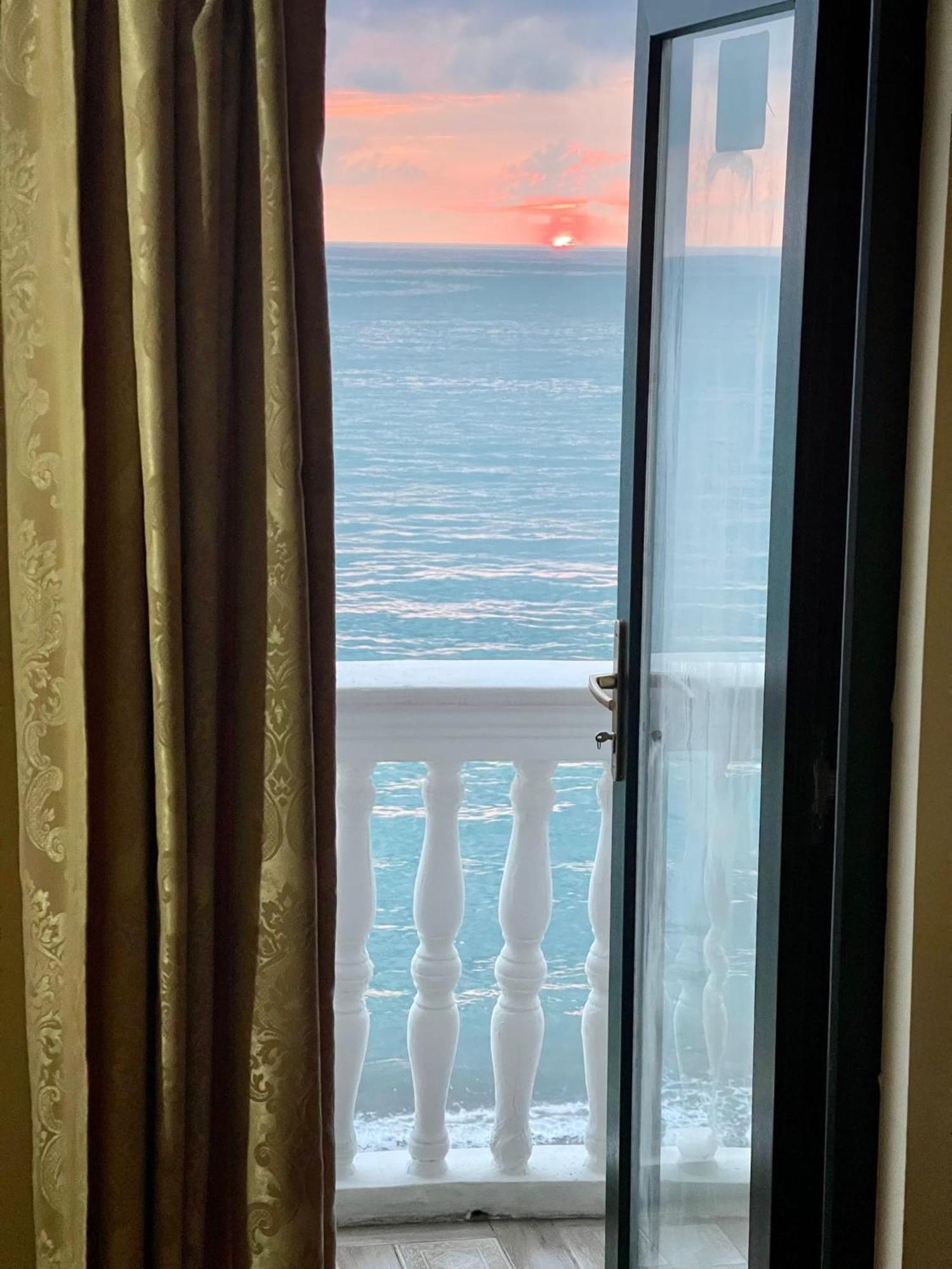 Hotel Tramonto Chakvi Bagian luar foto