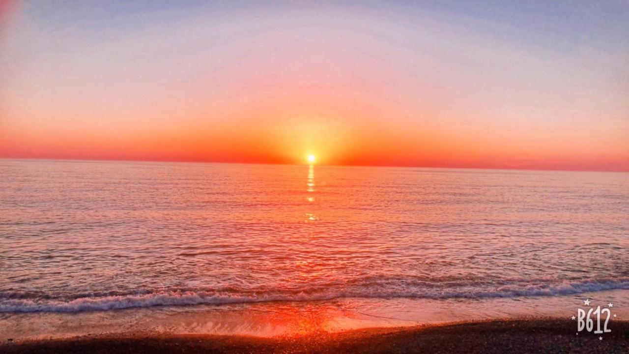 Hotel Tramonto Chakvi Bagian luar foto